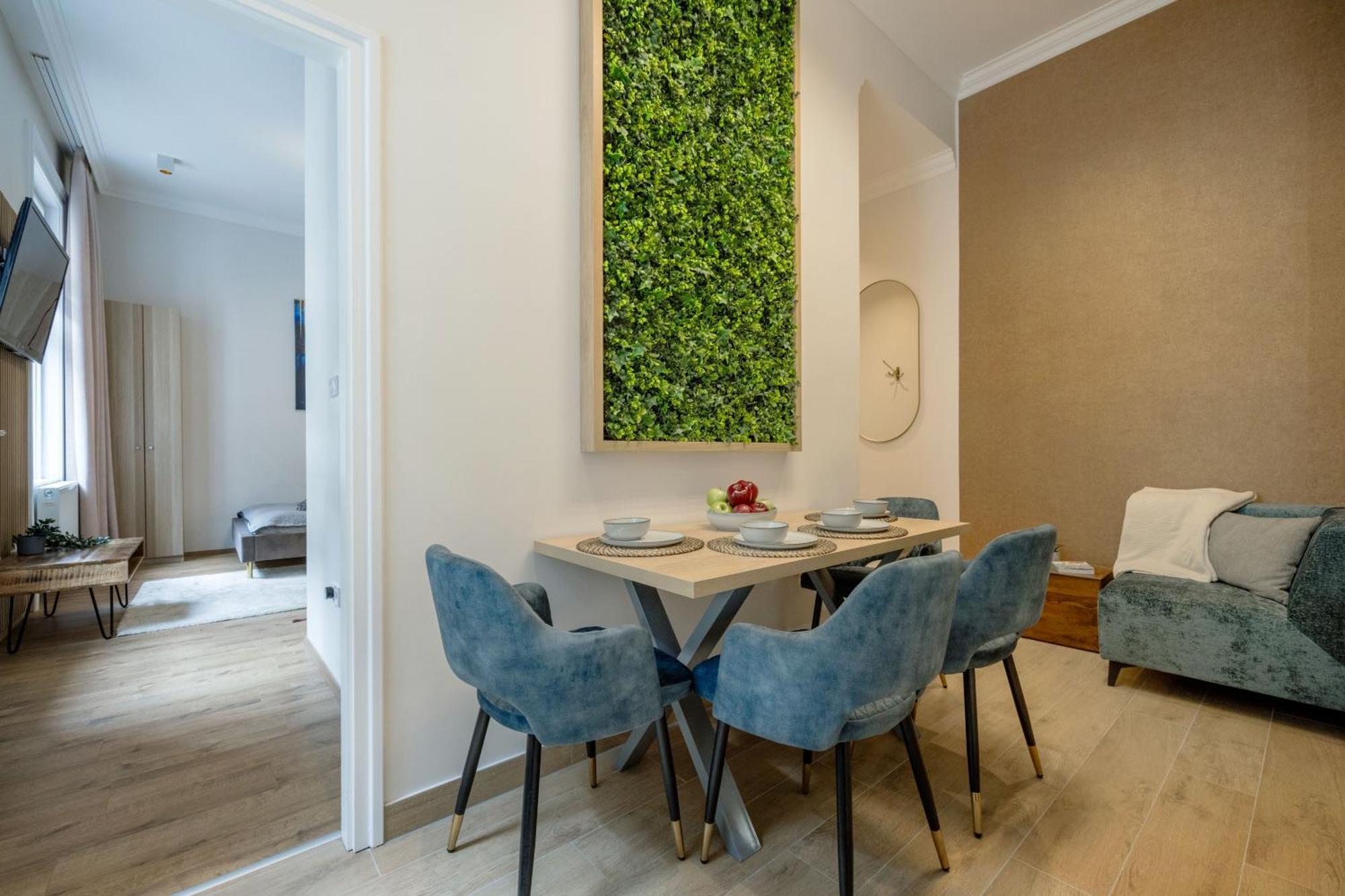 Ferienwohnung Sleek Downtown Living Budapest Exterior foto